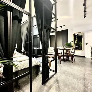  Apartament Golden ~ 1000m Main Square ~ Self Check-in 24h